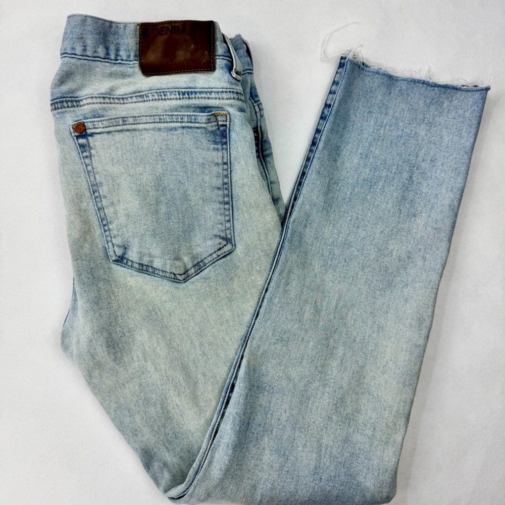 H&M &DENIM Jeans Slim‎ Low Light Acid Wash Distressed Button Fly Jeans Women 30